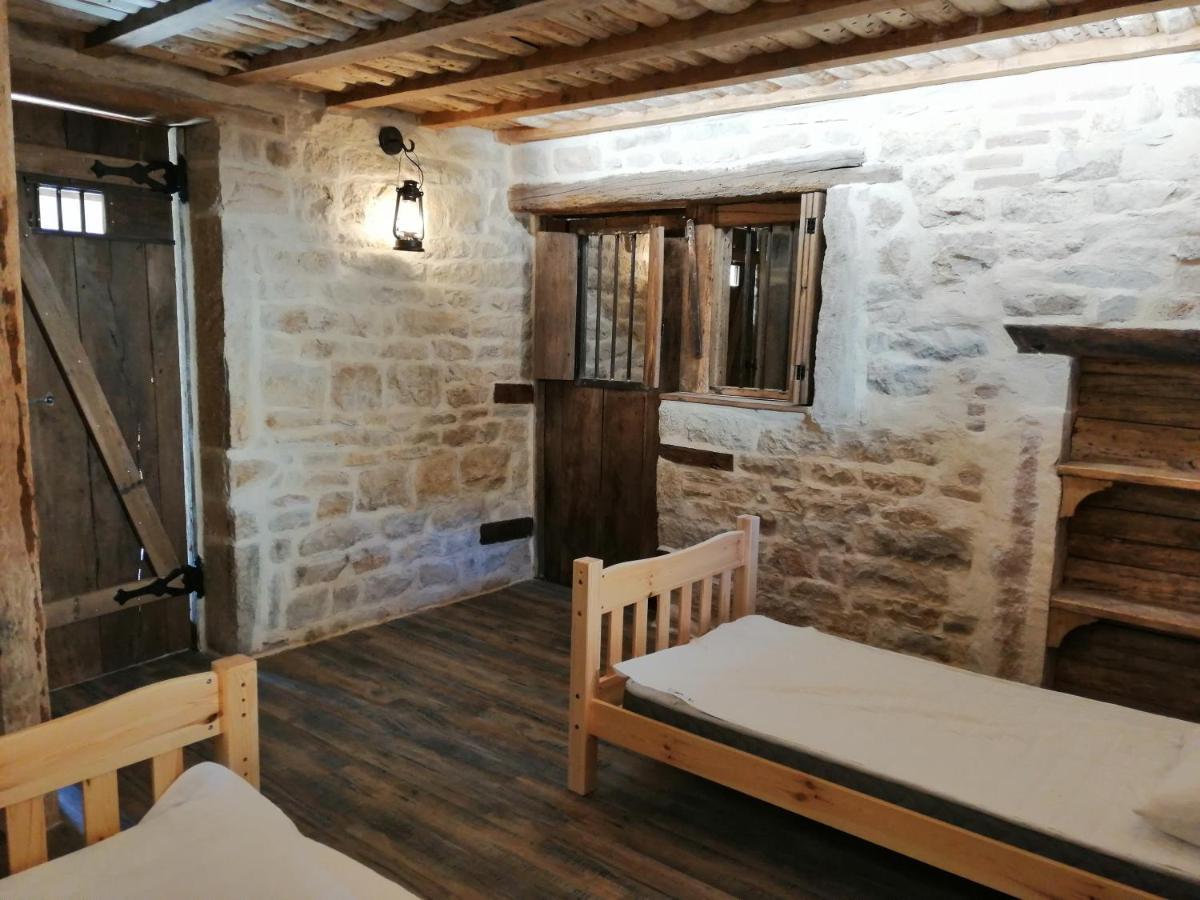 Gite Les Hauts De Morey - Aux Bonnes-Mares エクステリア 写真